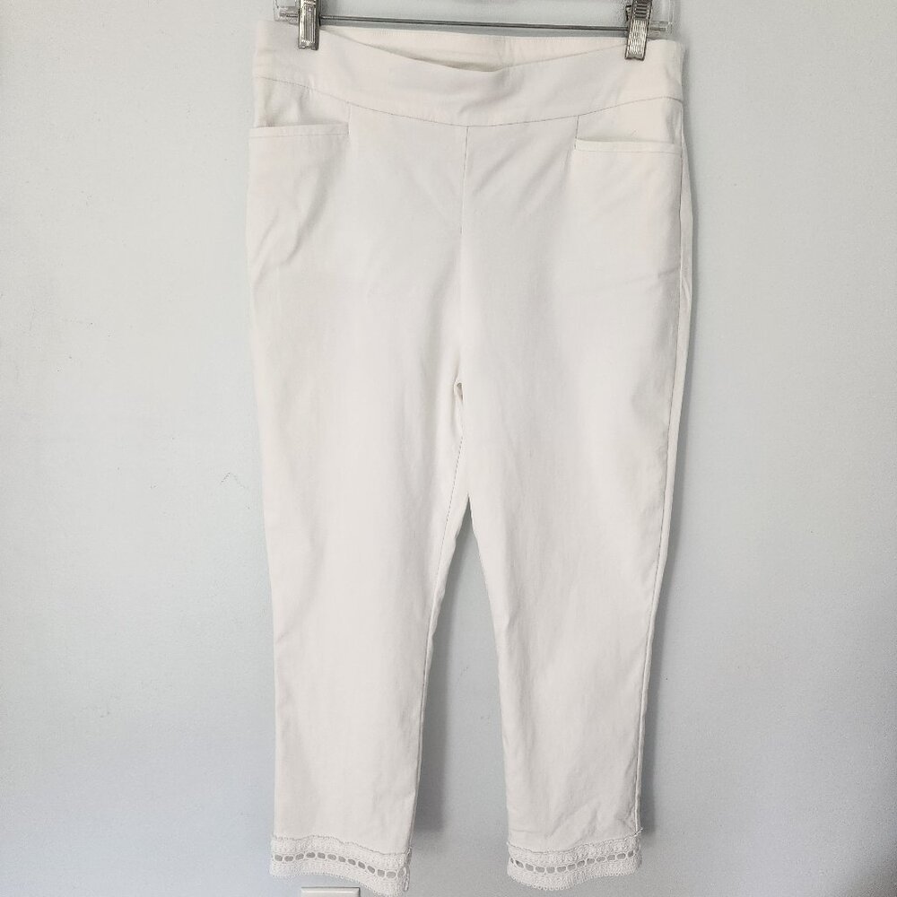 Chico's Slim Crop Pants with Crochet Trim, Chico's size 0.5 (Misses 6), EUC